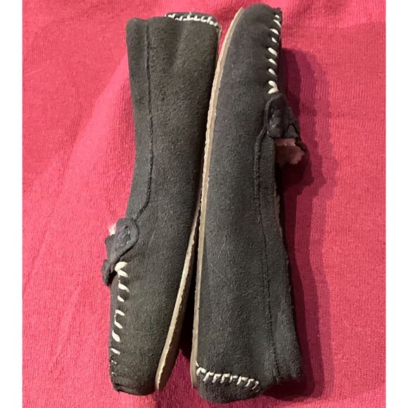 NWOT Minnetonka dark gray suede Indoor/Outdoor Slippers, S8 - Picture 2 of 5